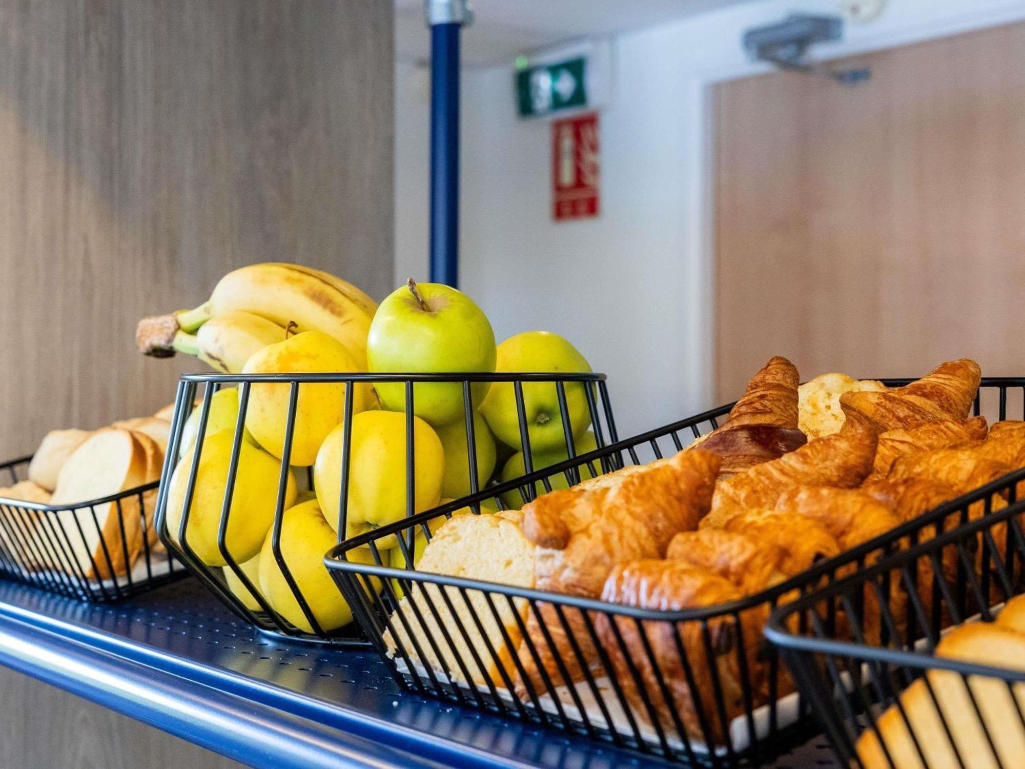 Ibis Budget Carcassonne Aeroport - A61 Dış mekan fotoğraf